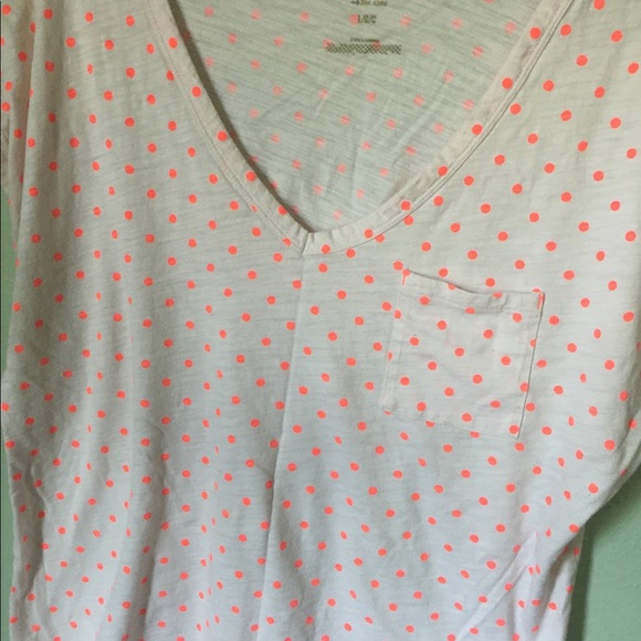 Pink polka dot Old Navy V-neck T-shirt - Picture 2 of 5